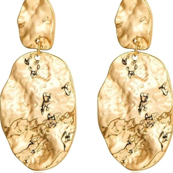 Minimal Luxe Earrings – Timeless Style, Effortless Shine - Picture 1 of 4